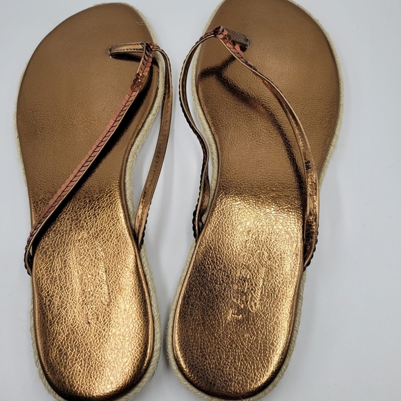 Talbots- Copper Sequence Flip Flops Woman's Size 9M - Picture 4 of 10